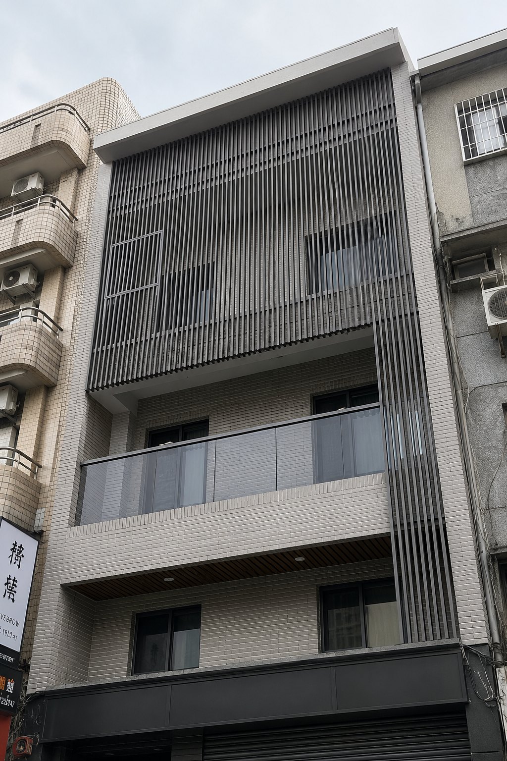 高雄大寮實際施工案例｜高雄大寮外牆造型格柵圍欄工程