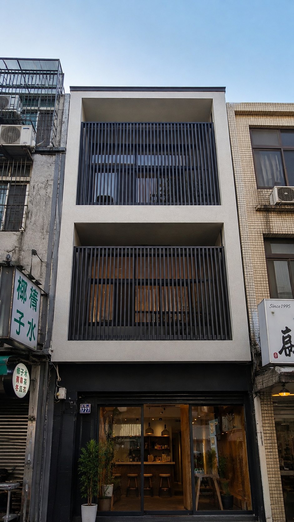 安家鋁門窗工程施工案例參考｜高雄左營店面外牆格柵圍欄工程